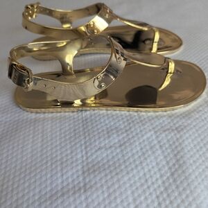 Michael Kors MK Women’s Logo Thong Sandals Gold Size 5M.
